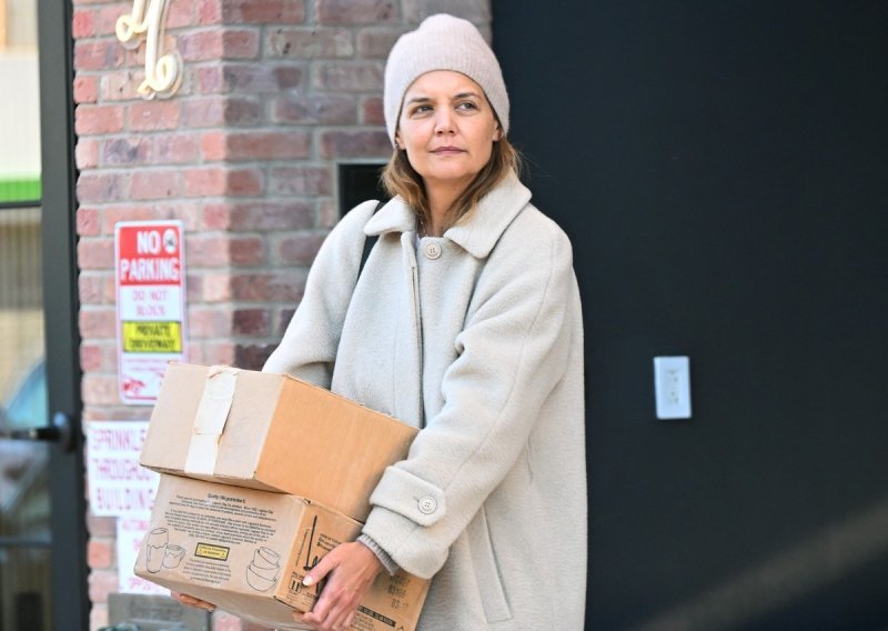 Kaput koji prkosi trendovima dobro je imati u kolekciji, a slaže se baš sa svime