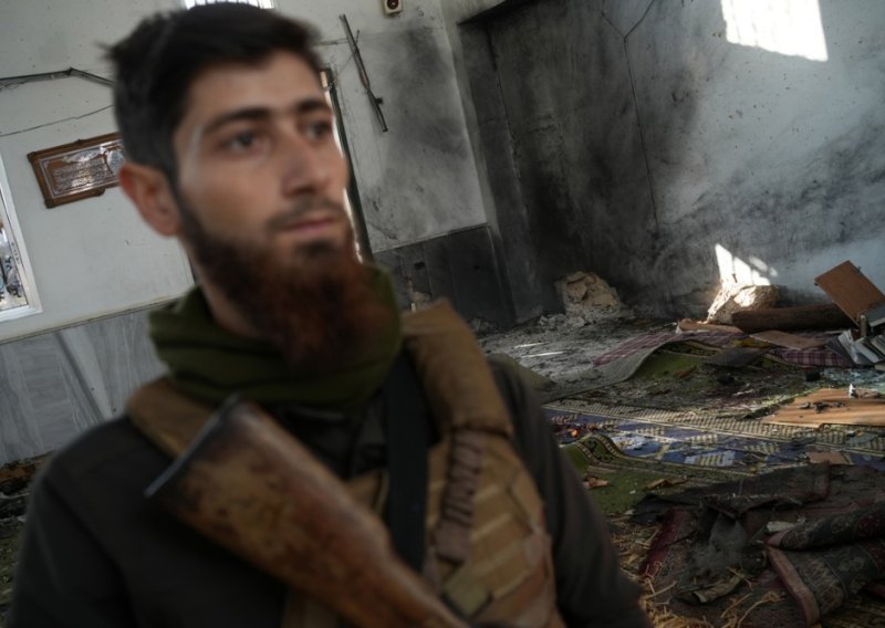 Napad u Siriji: U eksploziji u džamiji poginulo najmanje osmero ljudi