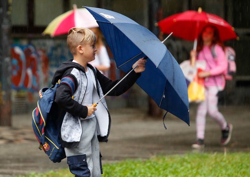 Kiša, prvi dan škole - gužve u Zagrebu, budite oprezni