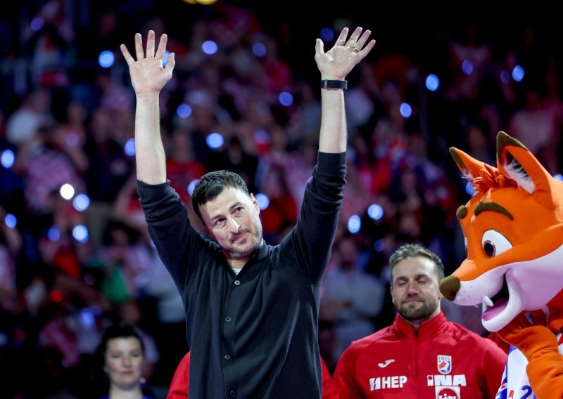 Domagoj Duvnjak oduševio navijače: Ostajem, makar i na štakama