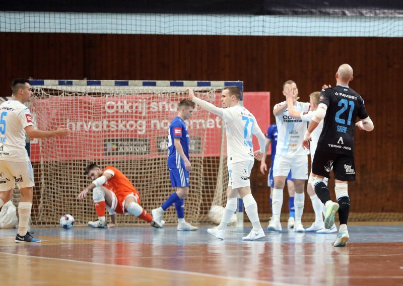 Rijeka pred punim tribinama u golijadi svladala Futsal Dinamo