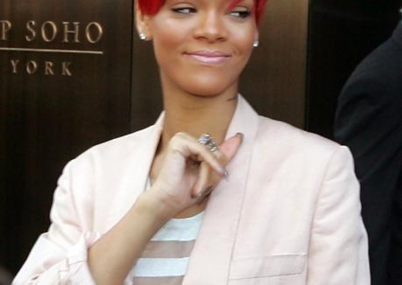 Rihanna želi ozbiljnu vezu s Ashtonom Kutcherom