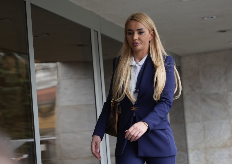 'Turbostudentica' iz Banje Luke objavila diplomu i upala u još veći problem: Diplomirala je u - nedjelju!?