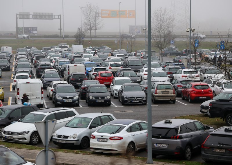 Thompson večeras u Areni - gužve su već krenule