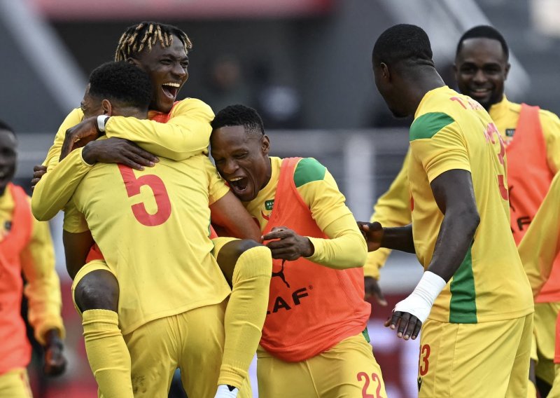 Ova momčad došla je do svoje prve povijesne pobjede na turniru; zaigrao i Kustošijin igrač