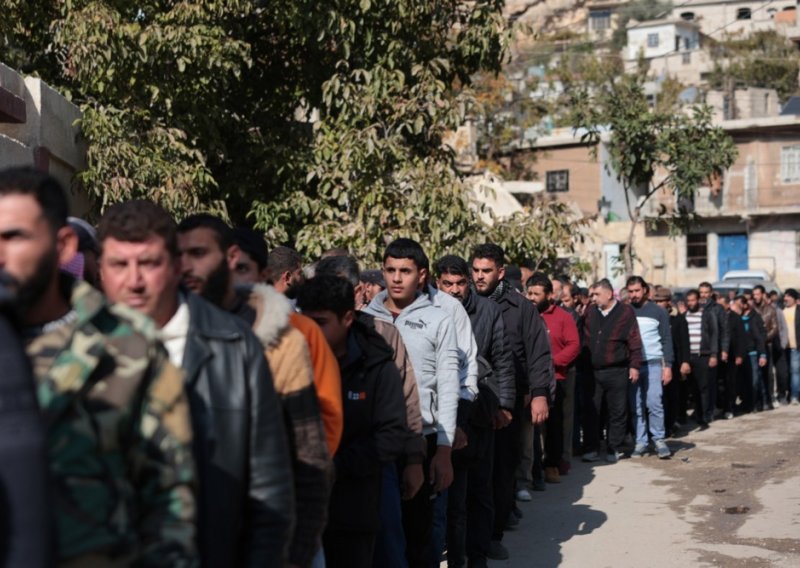 Sukobili se pristaše i protivnici sirijske vlade, najmanje osmero ozlijeđenih