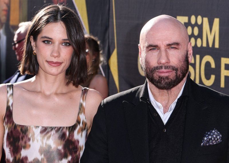 Emotivan božićni video Johna Travolte: Ovako se zahvalio za 50 godina podrške