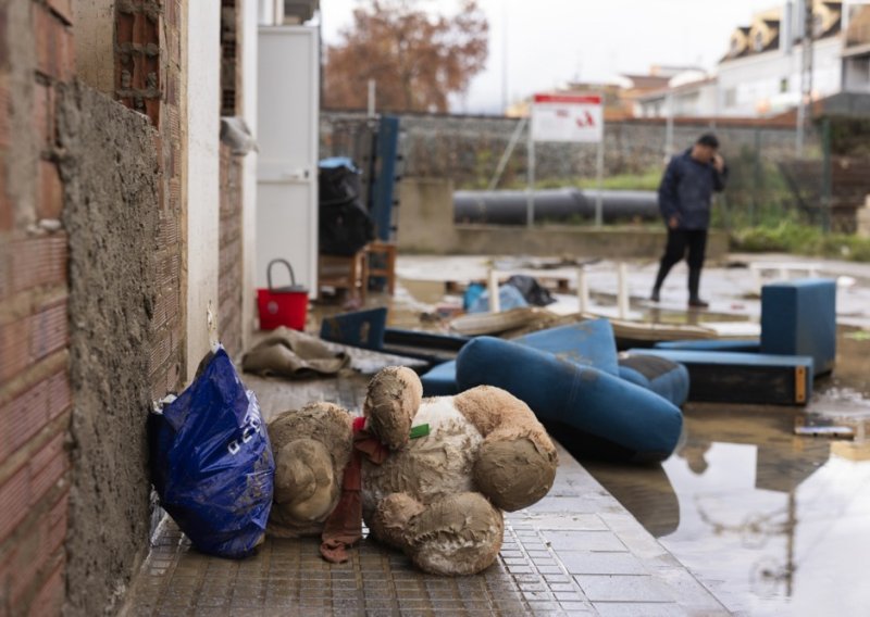 Bujice nose sve pred sobom: Jedna osoba poginula, dvije nestale