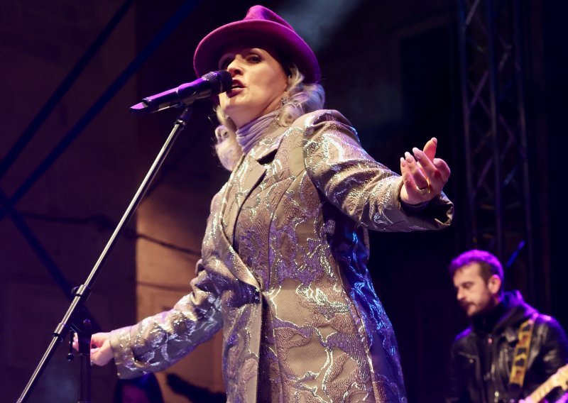 Efektan kaput ukrao show: Vanna servirala blagdanski glamur u Splitu