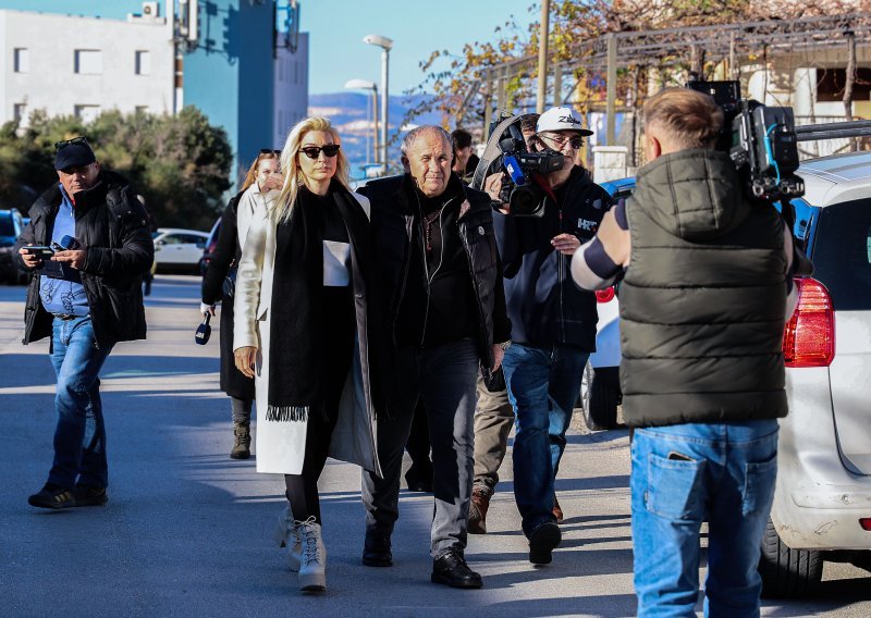 FOTO/VIDEO Željko Kerum izašao iz zatvora, pa se neočekivano obratio javnosti