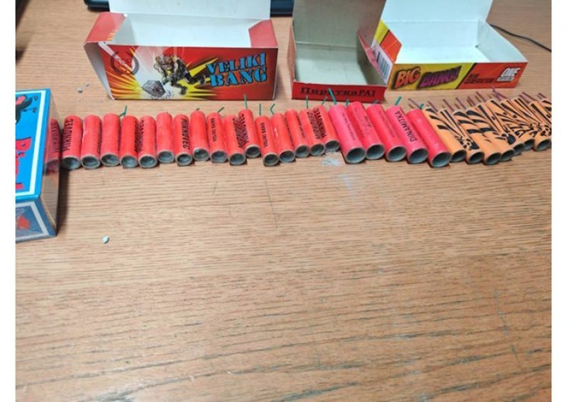 Kod maloljetnika nađene stotine petardi, policija prijavila njegove roditelje