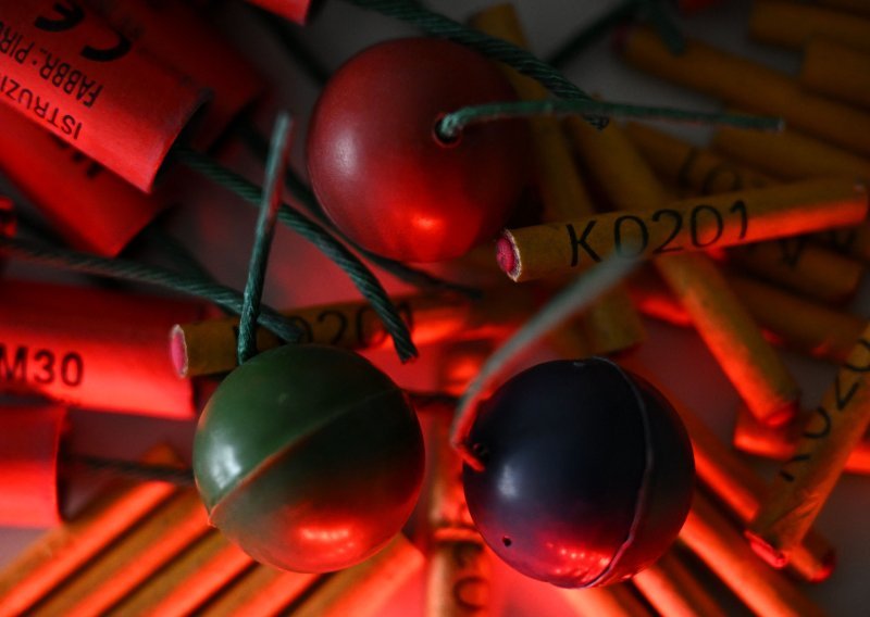 Vezali petarde za kanister benzina i aktivirali eksploziju u školi na Trešnjevci