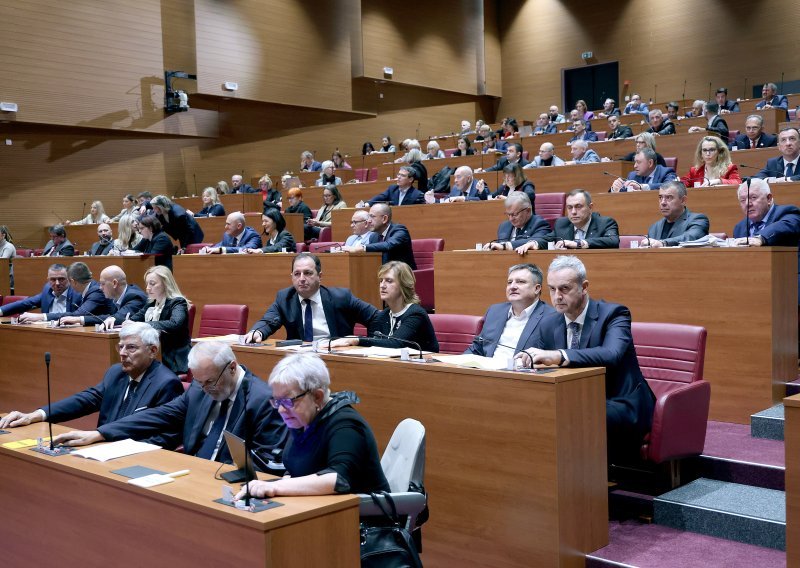 SDP i HDZ u milijunskom minusu, DP i Most muljali s troškovima reprezentacije