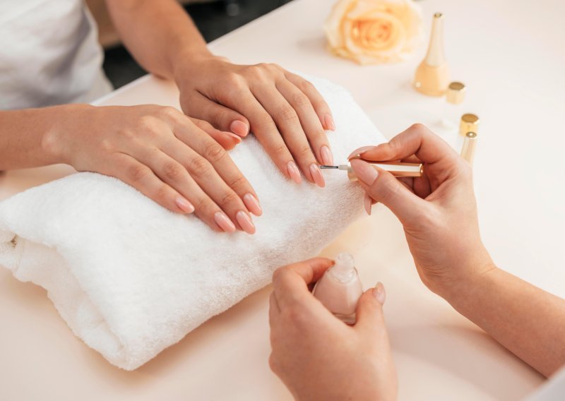 Vladajući trend: Ove četiri boje laka za nokte su najtraženije ove sezone