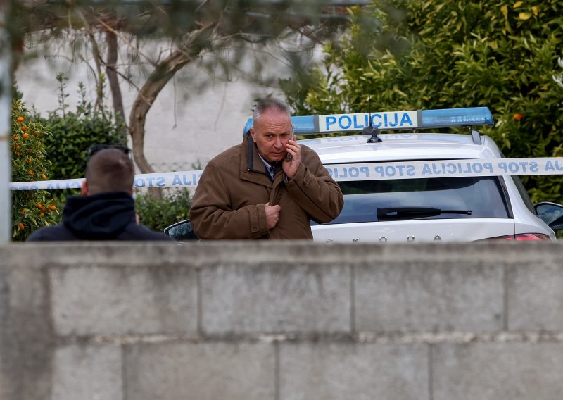 Policija otkrila što se dogodilo u Sukošanu: Otac ubio 18-godišnjeg sina, dignuo ruku i na sebe