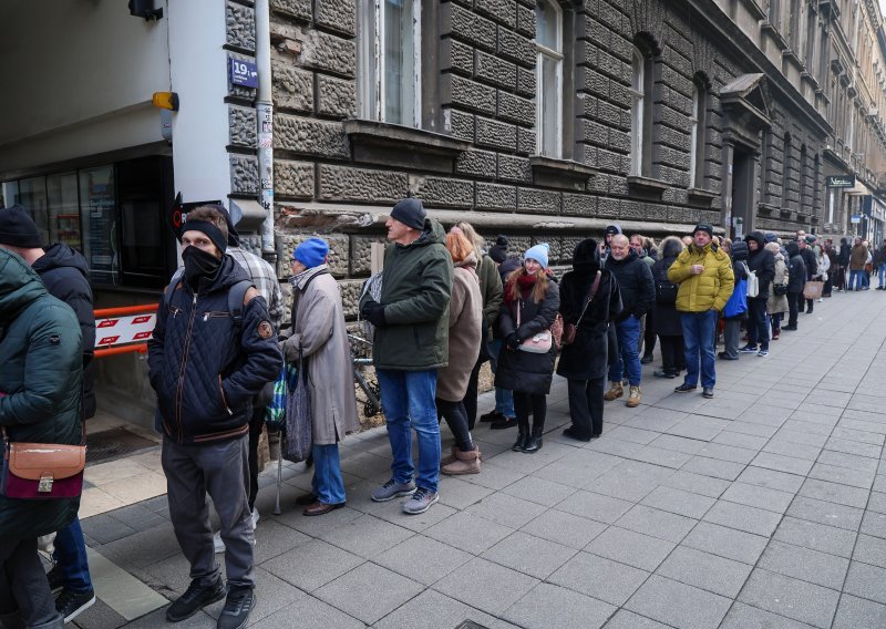 Sutra je zadnji dan: Hrvati pohrlili u HNB mijenjati kovanice kuna u eure