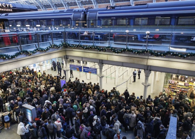 Kaos u europskom tunelu: 'Propalo nam je putovanje života'