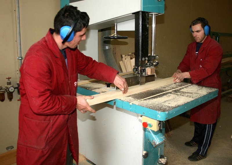 Pada broj zaposlenih u industriji, ali evo gdje je najveći porast