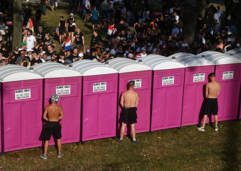 Je li ovaj detalj s Thompsonova koncerta fotka godine iz Hrvatske? Pogledajte sami, ima ih još 99