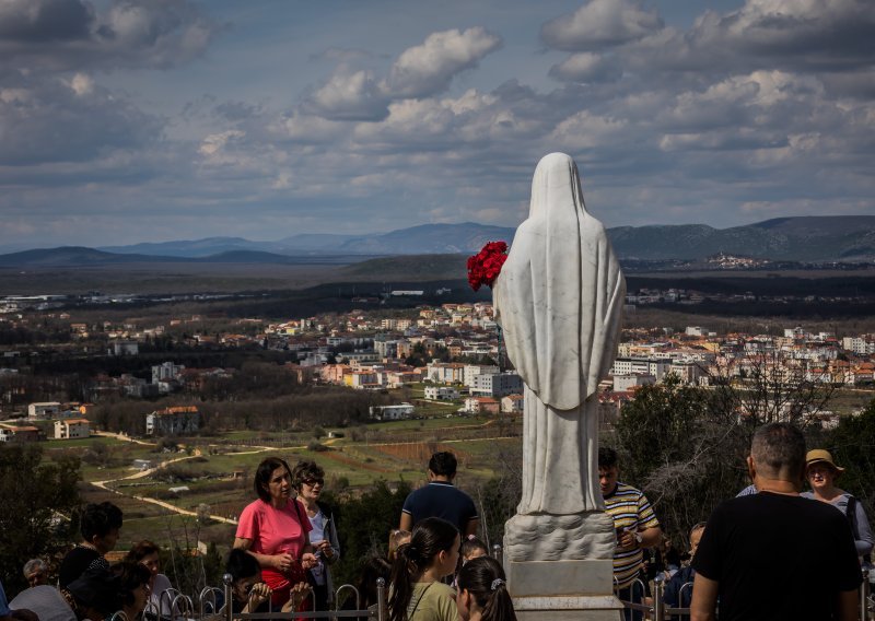 Tisuće vjernika čeka Novu u Međugorju: Ovo je plan i program