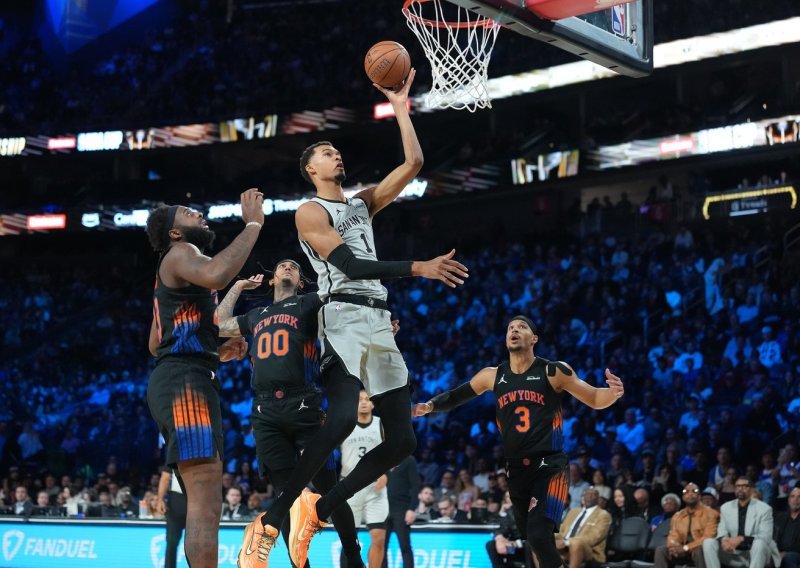 Wembanyama briljirao protiv NY Knicksa, pa se ozlijedio