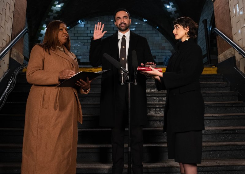 Ovakav modni stil New York još nije vidio: Svi pričaju o Rami Duwaji, a prašinu je digla čizmama