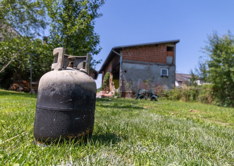 Dvoje ozlijeđenih u eksploziji plina kod Divulja