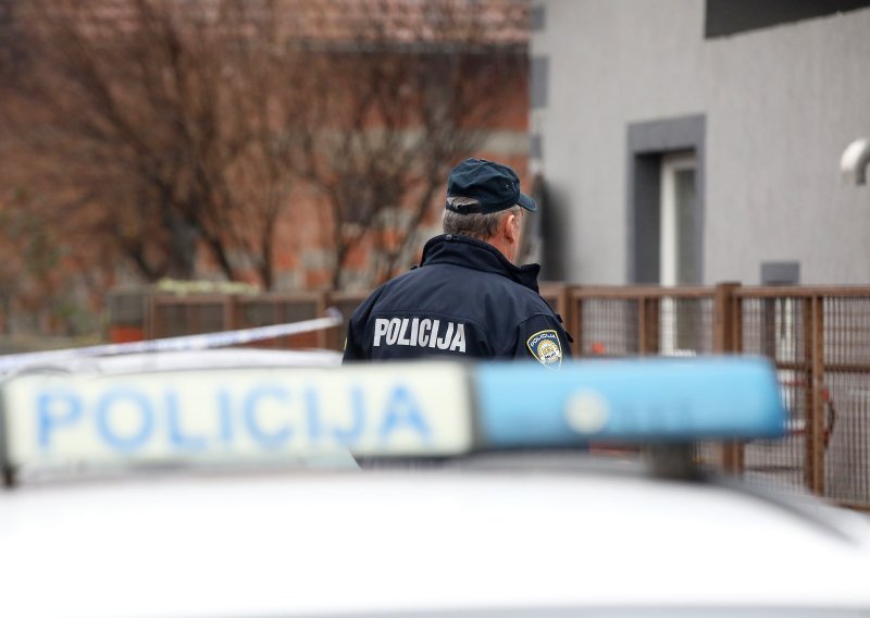 Još jedna smrt na cestama: U sudaru tri vozila jedna osoba poginula