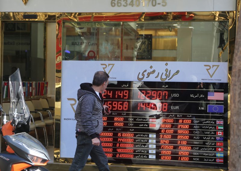 Prosvjedi diljem Irana zbog rastuće inflacije, nekoliko ljudi ubijeno