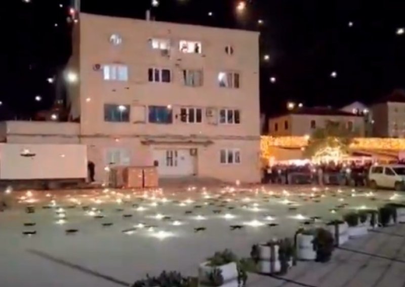 VIDEO 'Neviđeni spektakl': Novogodišnji dron show u Budvi završio fijaskom
