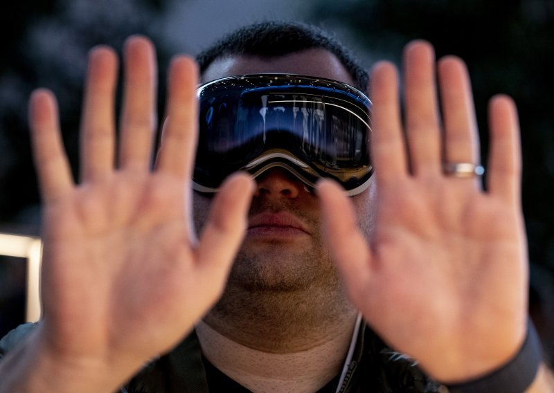 Apple drastično reže proizvodnju Vision Pro naočala nakon slabe prodaje