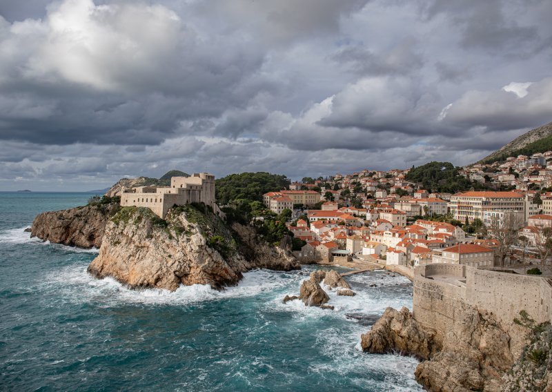 Valovi u more povukli BiH državljanina, tijelo je izvučeno: 'Akcija je okončana'