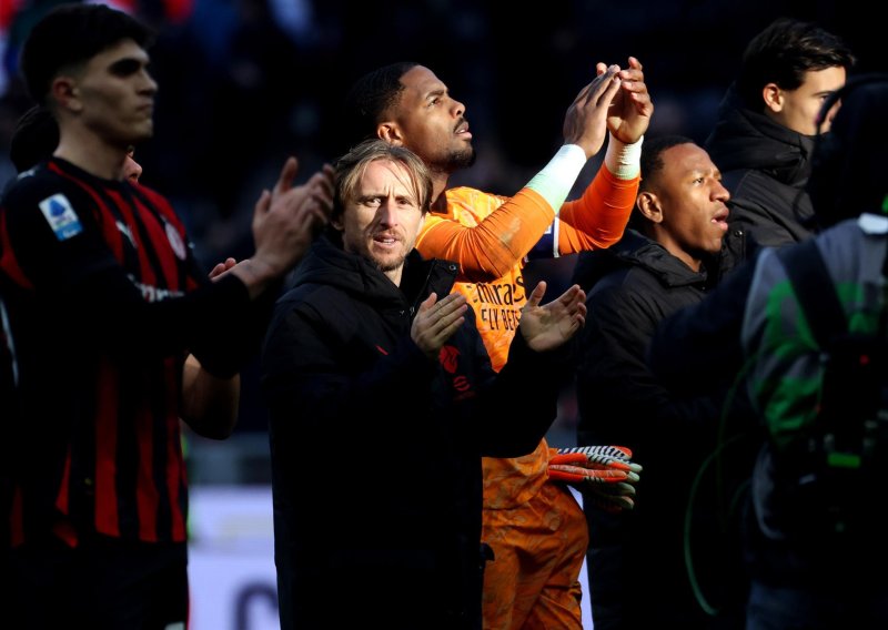 Nogometni svijet u čudu zbog Modrića; oduševljeni navijači i novinari ne mogu vjerovati što radi