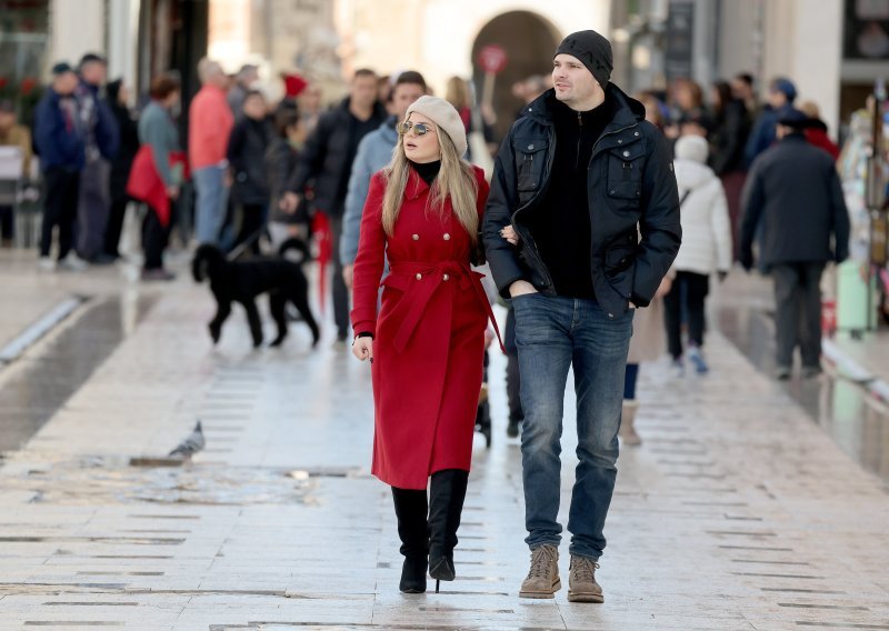 Kad parovi diktiraju trendove: Pogledajte kako izgledaju prvi dani siječnja u Zadru, ali i na Stradunu
