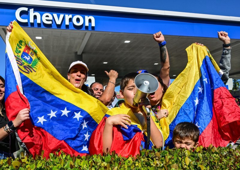 Venezuela smanjila proizvodnju nafte, bareli stoje u skladištima
