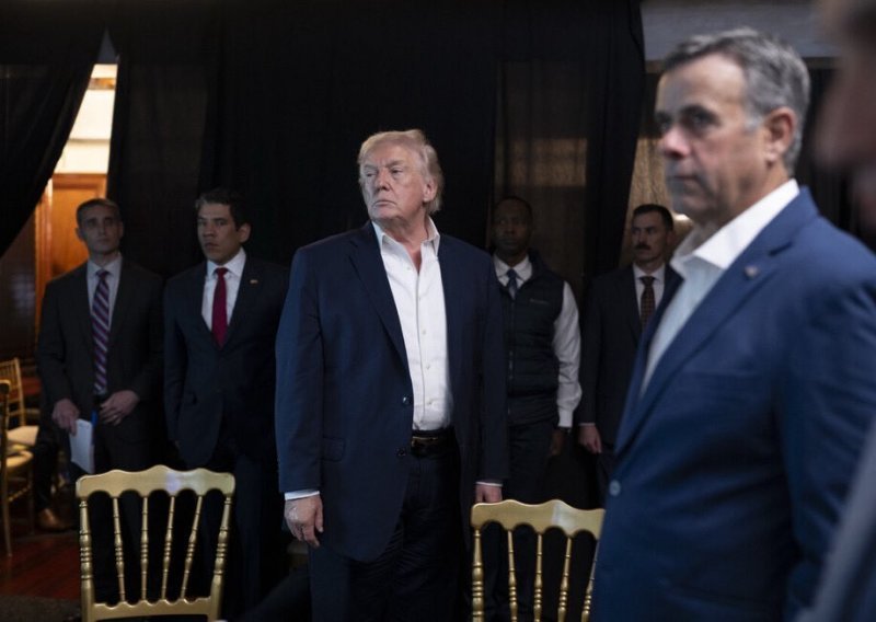 NY Times i Wall Street Journal: Trump će narediti veliki zračni udar na Iran? Čeka se odluka