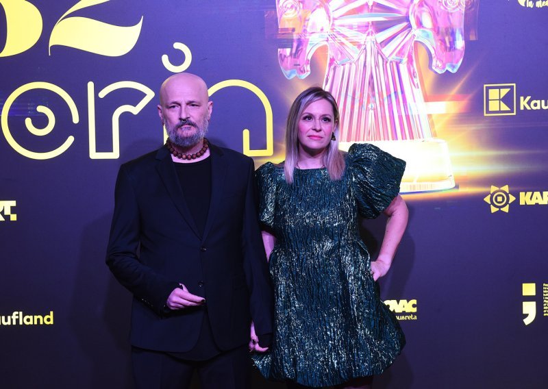 Damir Urban i Milica na snijegu s djecom: Ovo je rijetki privatni trenutak kojim je sve oduševio