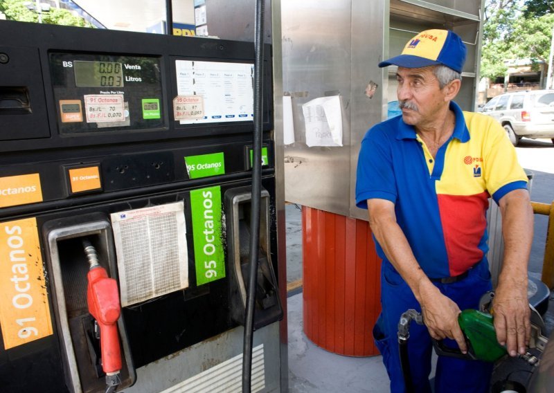 SAD priprema opću dozvolu za poslovanje naftnih tvrtki u Venezueli