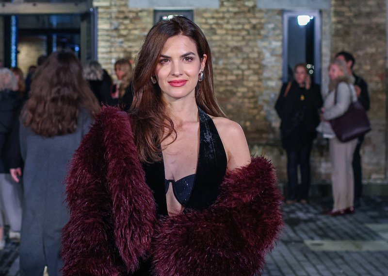 Susret koji je raznježio fanove: Arija Rizvić na okupu s ekipom s kojom je dijelila set