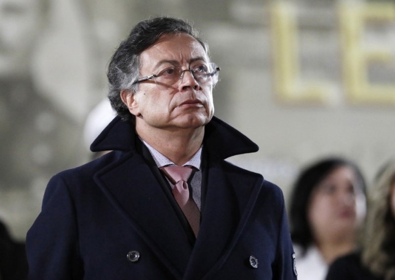 Kolumbijski predsjednik: Zakleo sam se da više nikada neću dotaknuti oružje, ali...