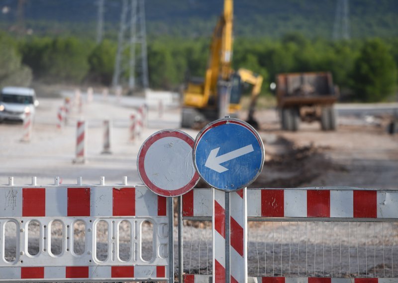 Počinju radovi na A1 na čvoru kod Splita, na snagu stupa nova regulacija prometa