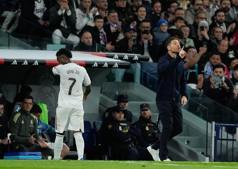 Čitali mu s usana: Vinicius usred utakmice eksplodirao pred Alonsom