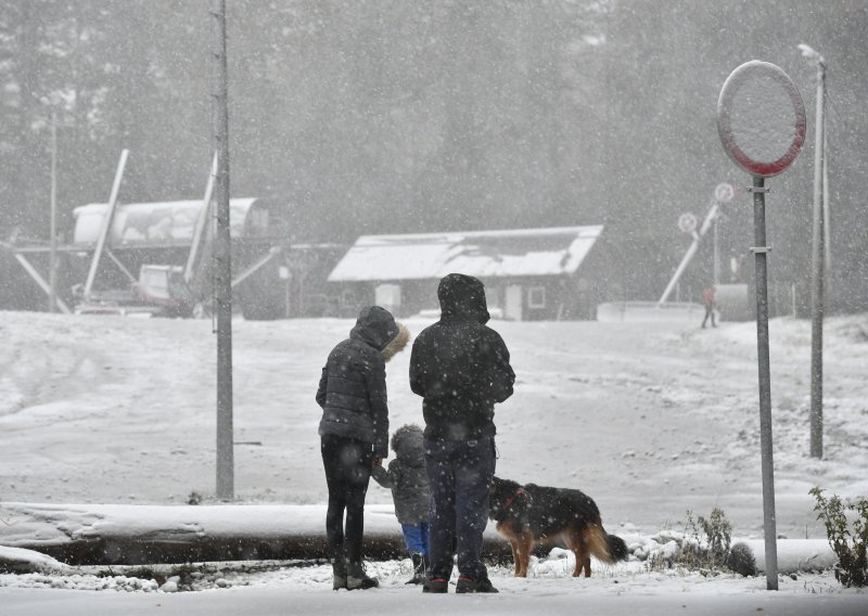 Snijeg u Rijeci i okolici, proglašeni zimski uvjeti i obvezna zimska oprema