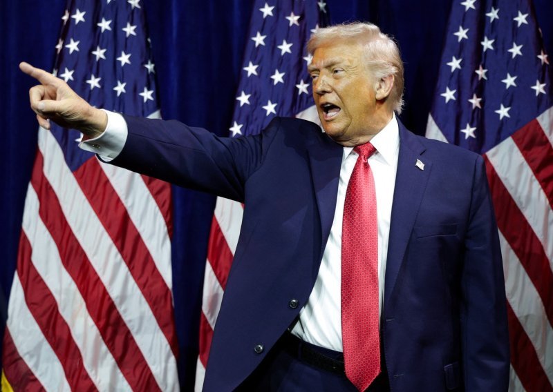 Trump republikancima: Morate pobijediti na međuizborima ili će me opozvati