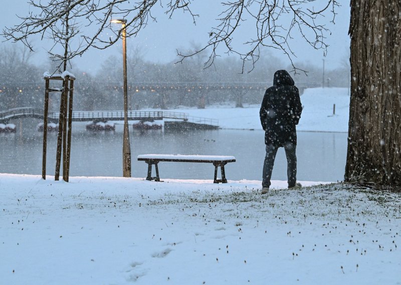 Karlovac najvišem stupnju pripravnosti: Snijeg ponegdje visok i 30 cm