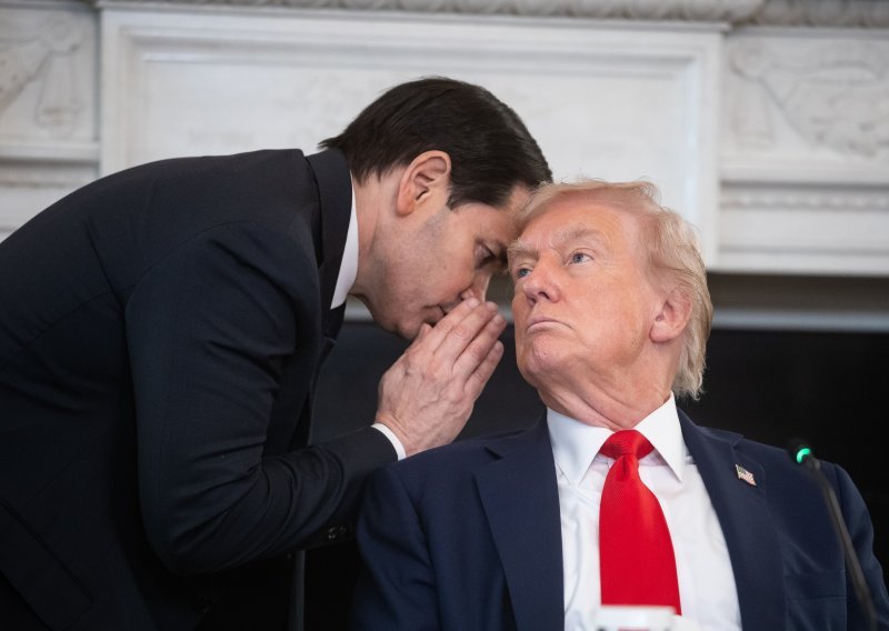 Bijela kuća prijeti napadom na Grenland? 'Vojska je uvijek opcija!'