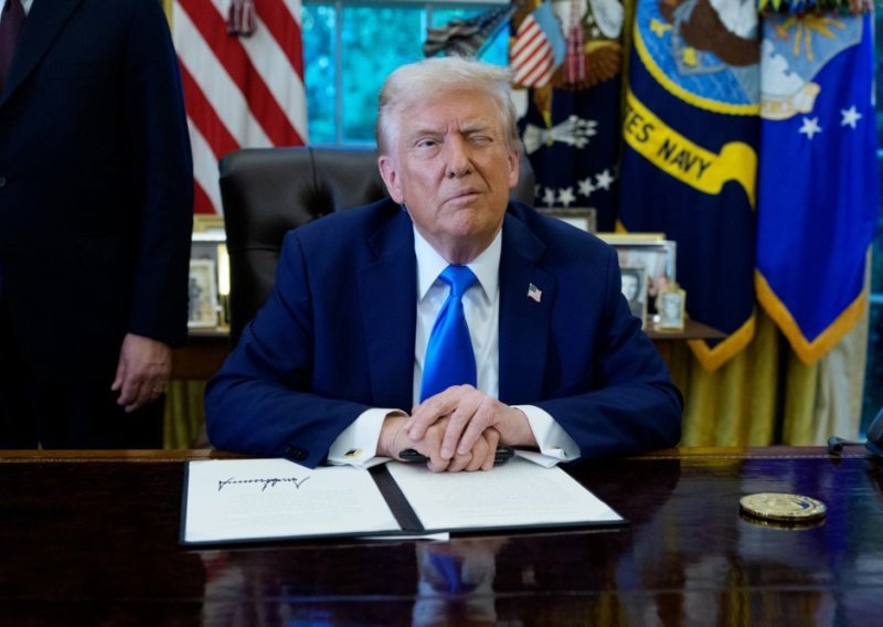 SAD odredio još 25 zemalja čiji građani za vizu moraju platiti jamčevinu od 15.000 dolara