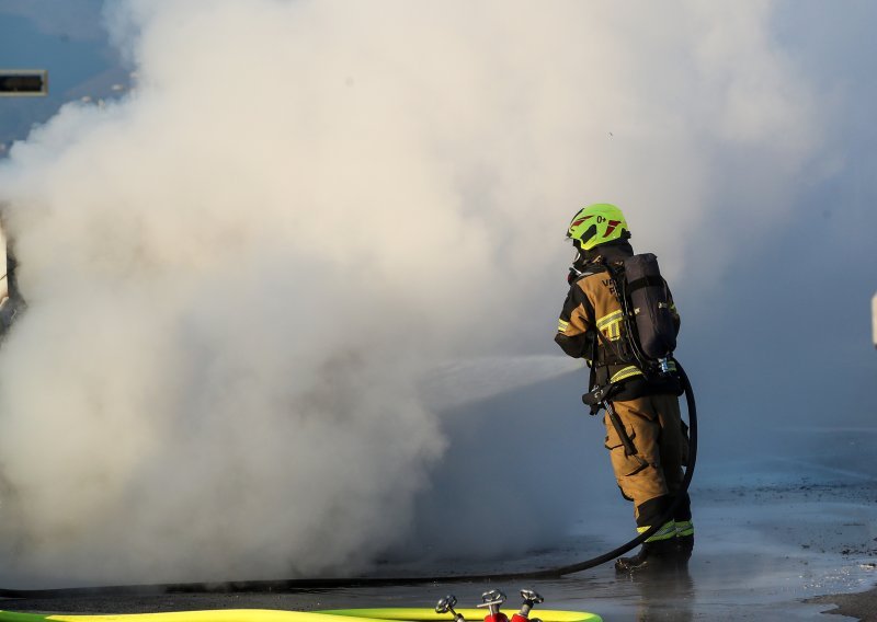 Vatrogasci gasili kuću u plamenu, pronašli mrtvo tijelo