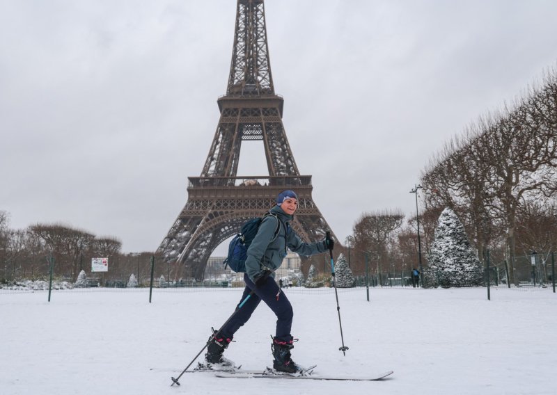 Oluja Goretti divlja zapadnom Europom: Zbog snijega otkazani letovi i blokirane ceste