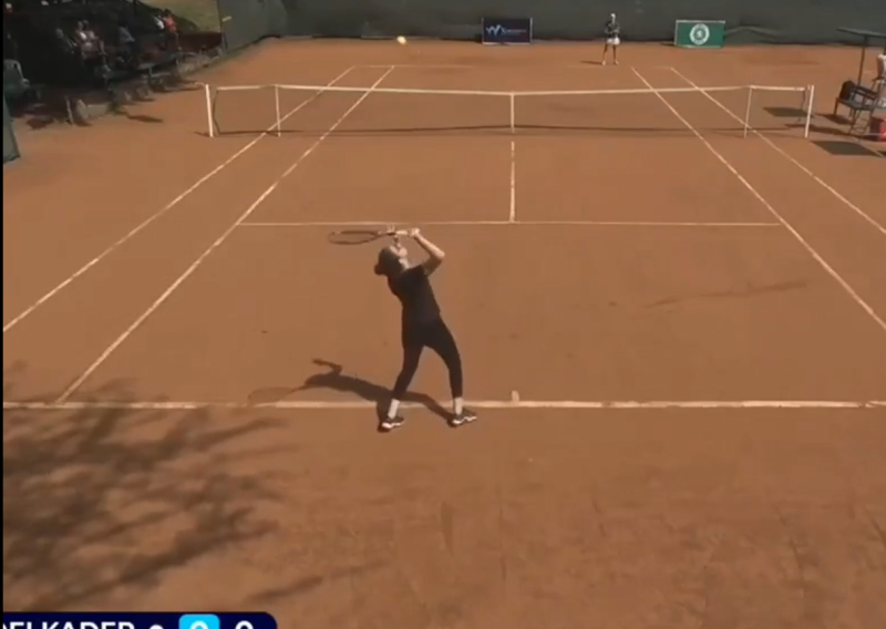 Teniski skandal; nikome nije jasno kako je potpuna amaterka dobila pozivnicu